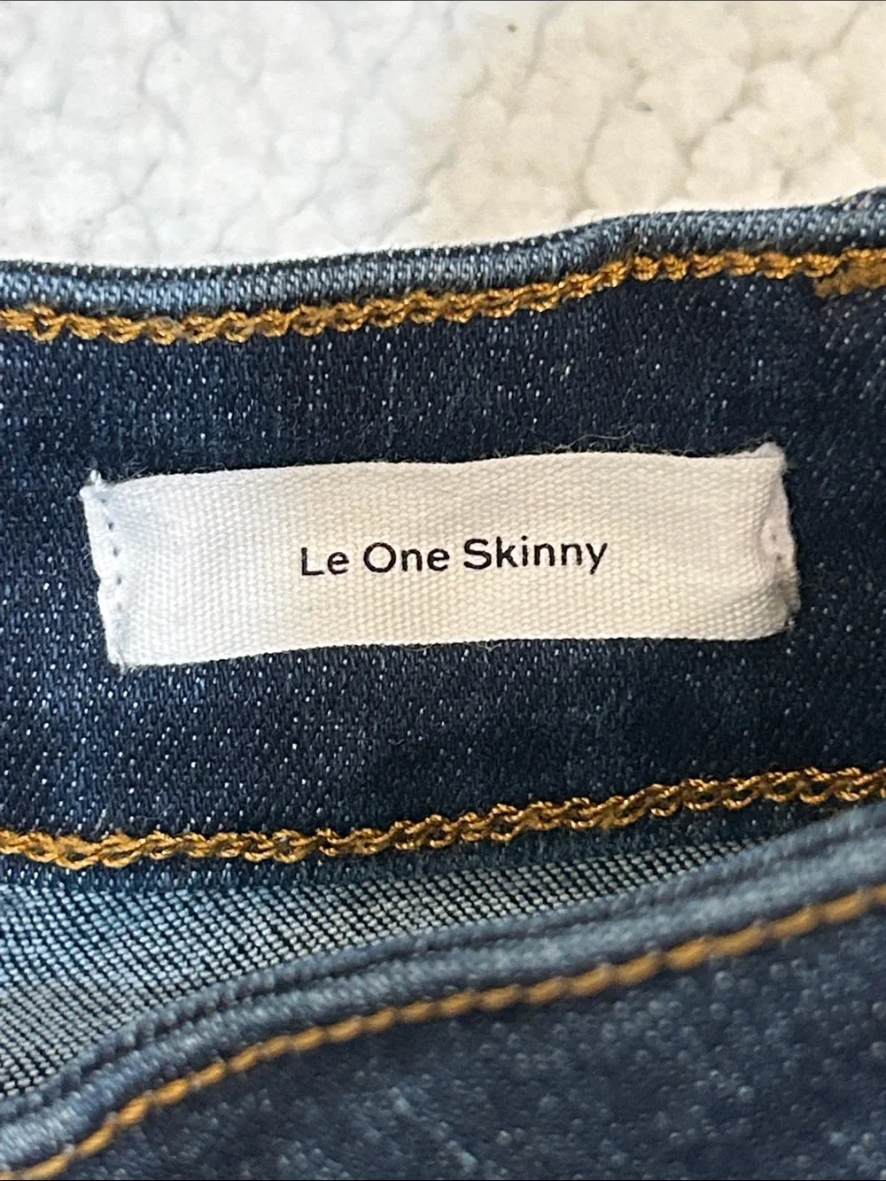 Frame Le One Skinny Jeans in Kodak size 1 (Juniors)